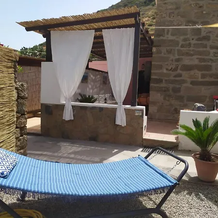 Feriehus I Dammusi Di Sottokuddia Scauri (Sicily)