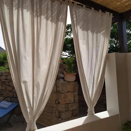 I Dammusi Di Sottokuddia * Scauri (Sicily)
